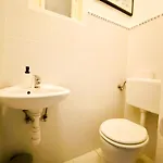 Deco House -family-friendly 2br Downtown Ac *