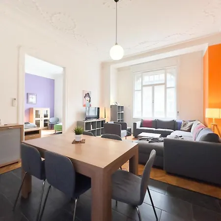 Spacious Family Friendly 2br Downtown Ac - Deco House Apartamento Budapeste