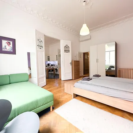 Deco House -family-friendly 2br Downtown Ac Budapesta