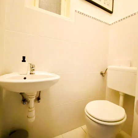 Spacious Family Friendly 2Br Downtown Apt Ac - Deco House *