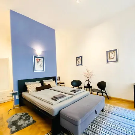 Spacious Family Friendly 2Br Downtown Apt Ac - Deco House